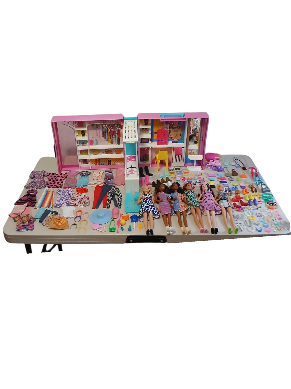 Barbie | Pink Portable Doll Closet Playset with Dolls & Accessories